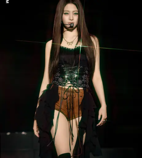 Image 22956800 from Huh Yunjin 허윤진 | LESSERAFIM