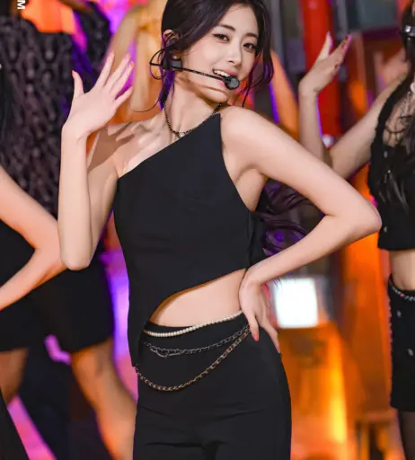 Image 22956793 from Huh Yunjin 허윤진 | LESSERAFIM