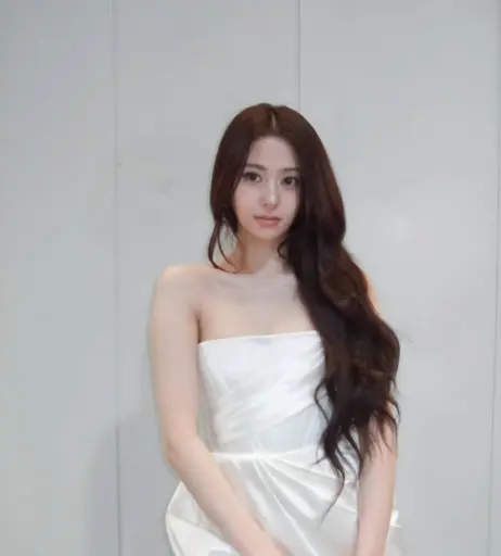 Image 22956760 from Huh Yunjin 허윤진 | LESSERAFIM