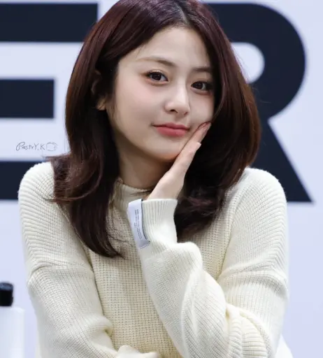 Image 22956767 from Huh Yunjin 허윤진 | LESSERAFIM
