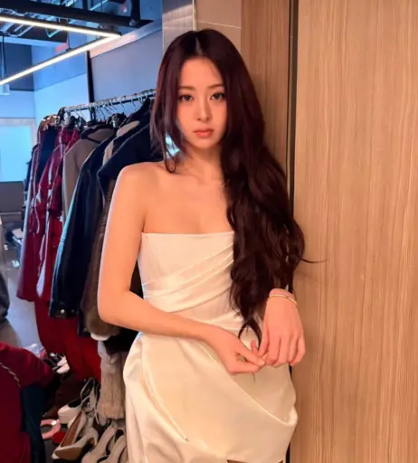Image 22956757 from Huh Yunjin 허윤진 | LESSERAFIM