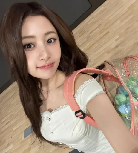 Image 22956633 from Huh Yunjin 허윤진 | LESSERAFIM