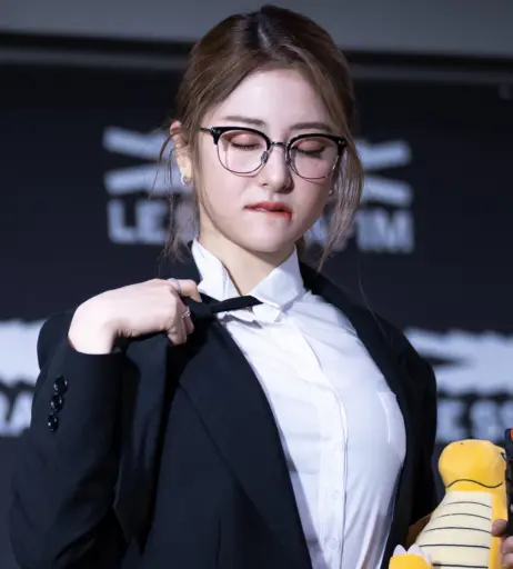 Image 22956380 from Huh Yunjin 허윤진 | LESSERAFIM