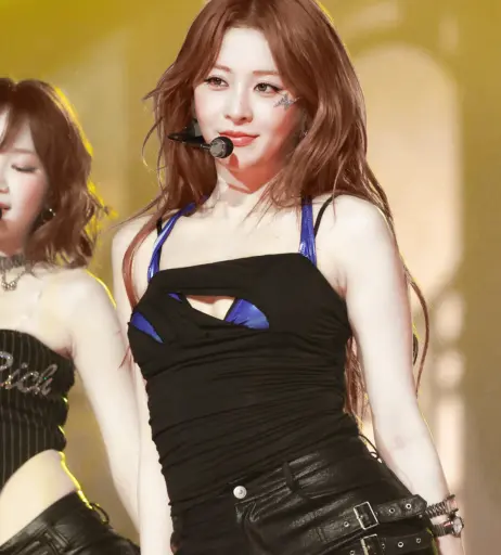 Image 22956386 from Huh Yunjin 허윤진 | LESSERAFIM
