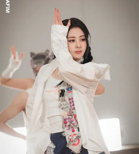 Image 22956334 from Huh Yunjin 허윤진 | LESSERAFIM