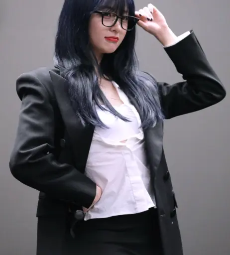 Image 22956362 from Huh Yunjin 허윤진 | LESSERAFIM