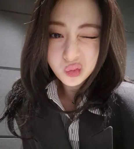 Image 22956344 from Huh Yunjin 허윤진 | LESSERAFIM