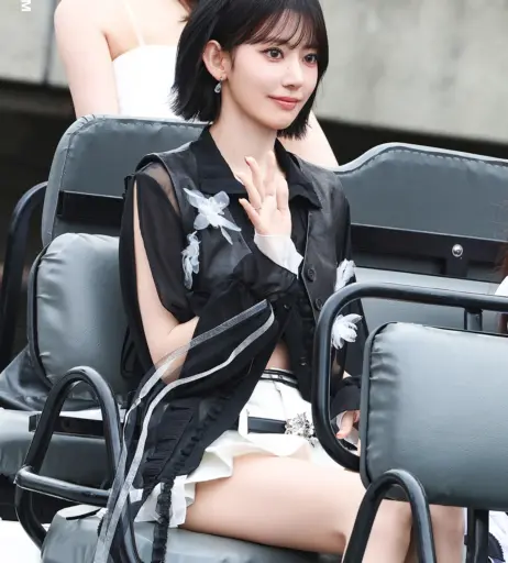 Image 22953719 from Sakura Miyawaki 宮脇 咲良 | LESSERAFIM