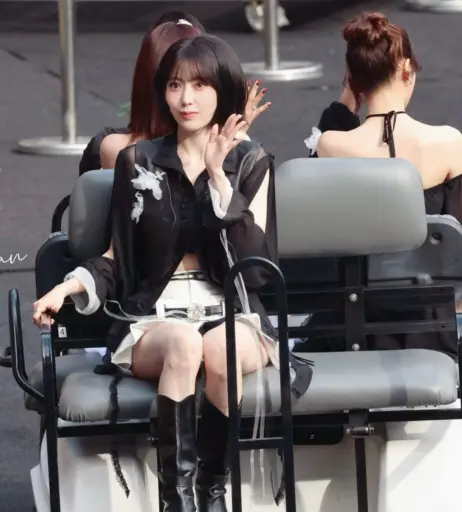 Image 22953612 from Sakura Miyawaki 宮脇 咲良 | LESSERAFIM