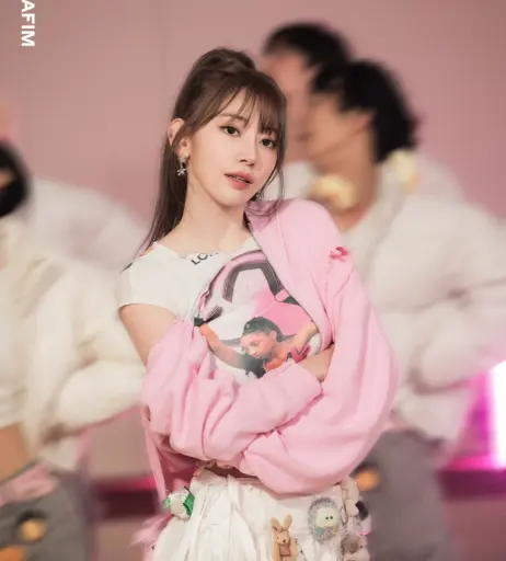 Image 22953393 from Sakura Miyawaki 宮脇 咲良 | LESSERAFIM