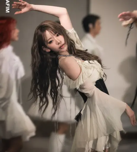 Image 22953386 from Sakura Miyawaki 宮脇 咲良 | LESSERAFIM