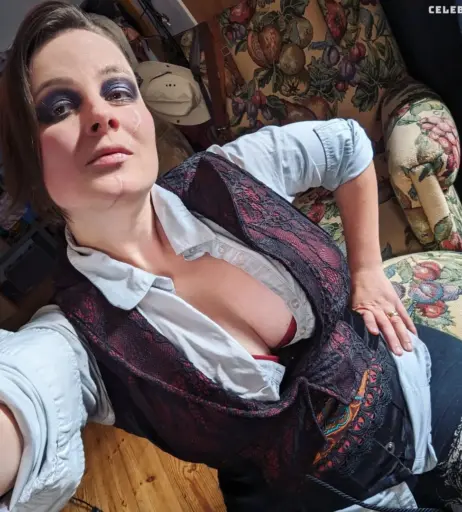 Image 2294042 from Mháire Stritter