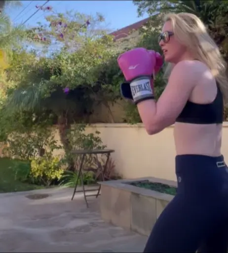 Image 22949154 from Kathryn Newton