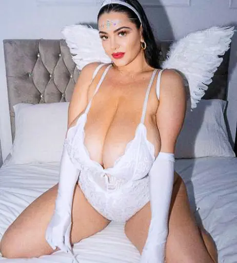 Image 22863136 from Busty Klara - bklara11
