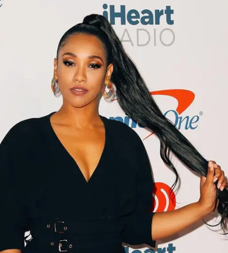 Image 22700061 from Candice patton
