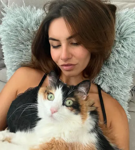 Image 22702446 from Alicia Atout and Salina de la Renta