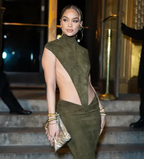 Image 22793832 from Jasmine Sanders/Golden Barbie