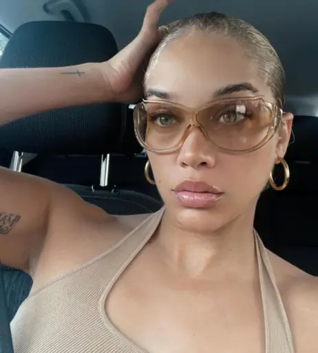 Image 22793839 from Jasmine Sanders/Golden Barbie