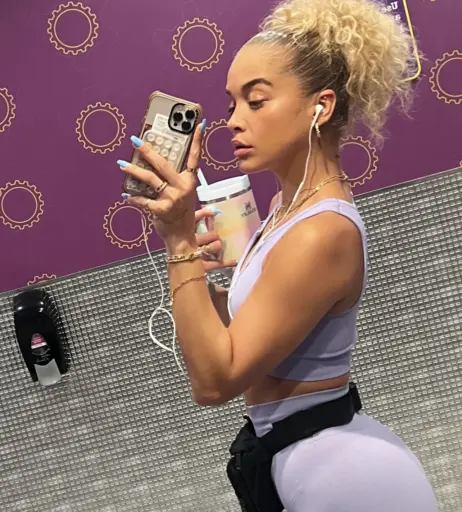 Image 22793851 from Jasmine Sanders/Golden Barbie