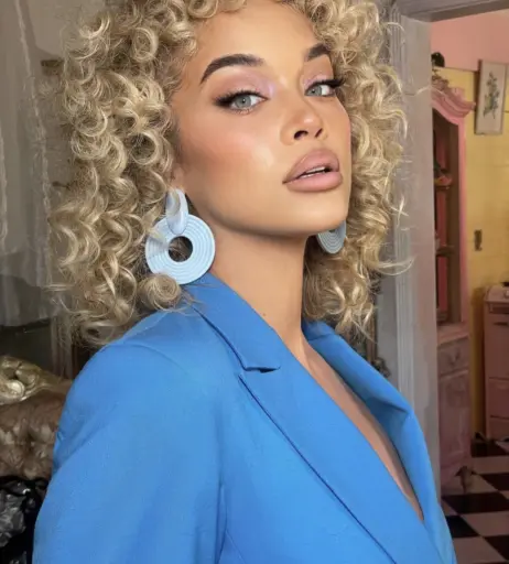 Image 22793789 from Jasmine Sanders/Golden Barbie