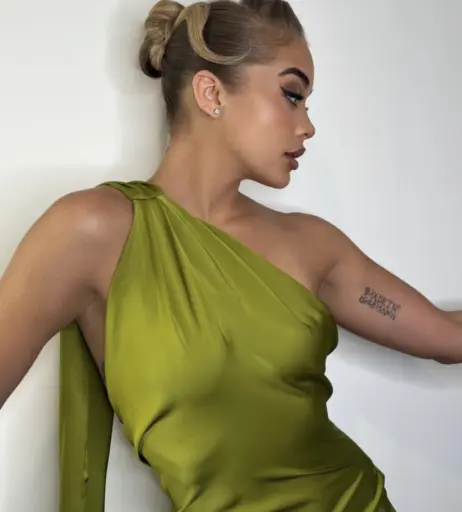 Image 22793710 from Jasmine Sanders/Golden Barbie