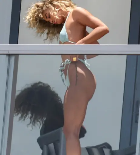 Image 22793777 from Jasmine Sanders/Golden Barbie