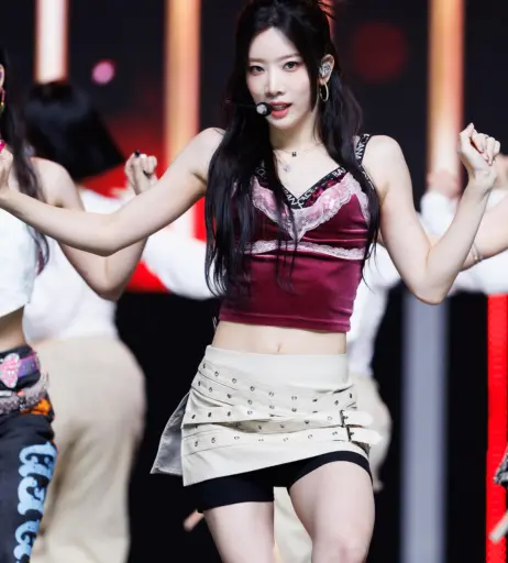 Image 22673536 from Odd Eye Circle (ARTMS / LOONA)
