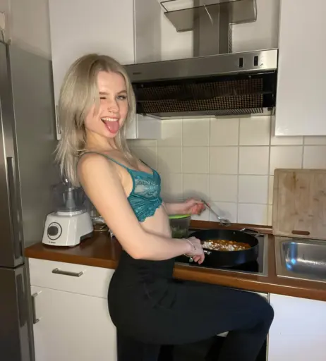 Image 2264920 from valeriavee