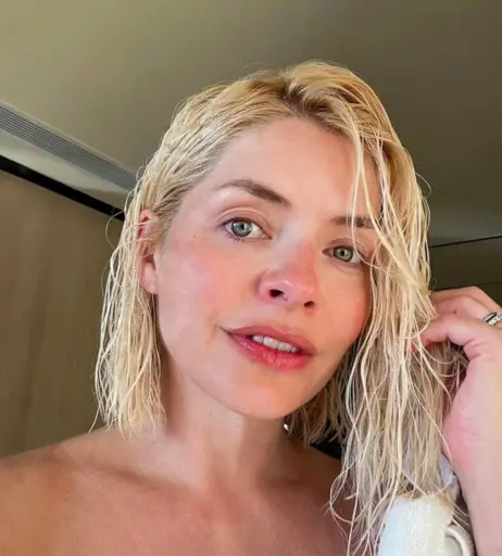 Image 22697548 from Holly Willoughby