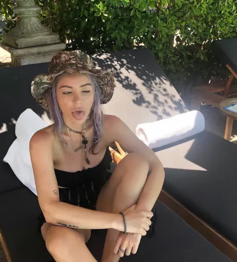 Image 22697320 from Alison Wonderland