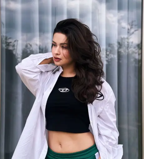 Image 22699393 from Avneet Kaur