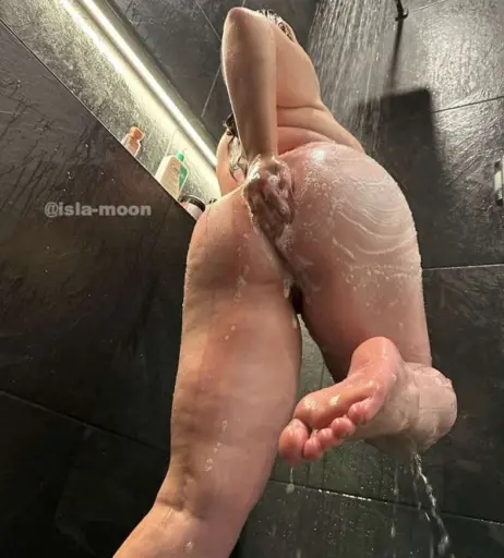 Image 224096 from Isla Moon