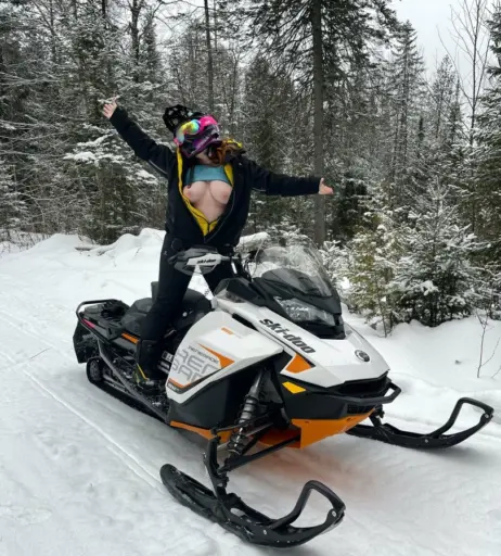 Image 223810 from Isla Moon