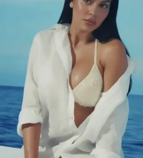 Image 23838355 from Georgina Rodriguez