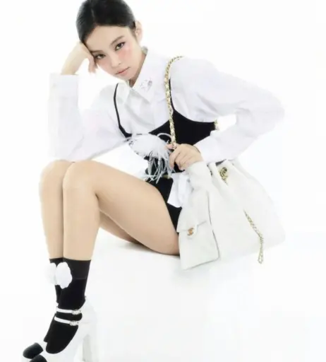 Image 23835885 from Jennie | BLΛƆKPIИK (Blackpink)