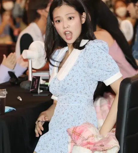 Image 23835619 from Jennie | BLΛƆKPIИK (Blackpink)