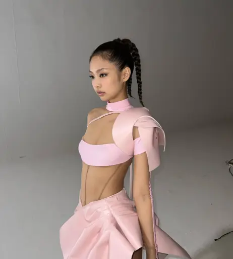 Image 23835602 from Jennie | BLΛƆKPIИK (Blackpink)