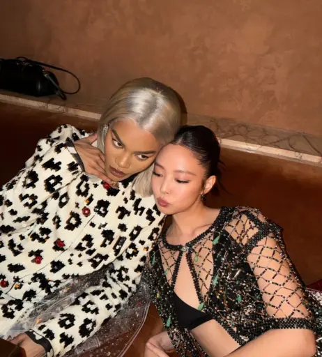 Image 23837704 from Jennie | BLΛƆKPIИK (Blackpink)