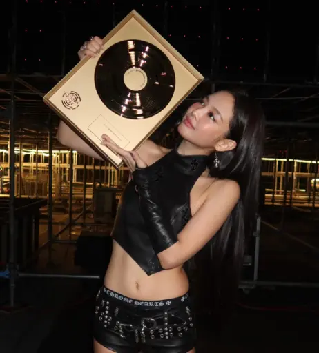 Image 23837180 from Jennie | BLΛƆKPIИK (Blackpink)