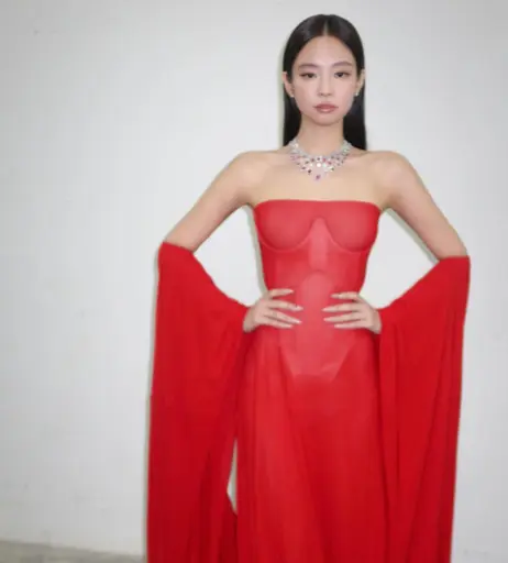 Image 23837166 from Jennie | BLΛƆKPIИK (Blackpink)