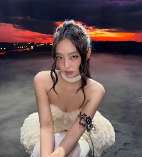 Image 23837037 from Jennie | BLΛƆKPIИK (Blackpink)