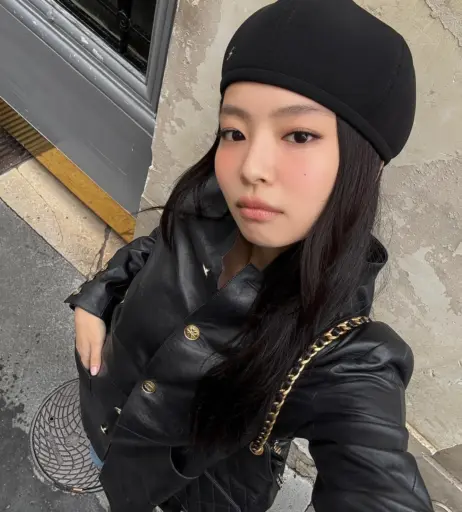 Image 23836425 from Jennie | BLΛƆKPIИK (Blackpink)