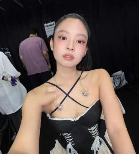 Image 23836732 from Jennie | BLΛƆKPIИK (Blackpink)