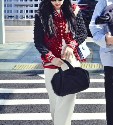 Image 23836010 from Jennie | BLΛƆKPIИK (Blackpink)