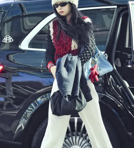 Image 23836015 from Jennie | BLΛƆKPIИK (Blackpink)