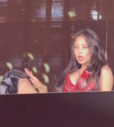 Image 23836391 from Jennie | BLΛƆKPIИK (Blackpink)