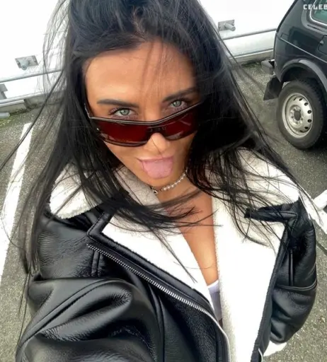 Image 2376012 from Sugarveezy