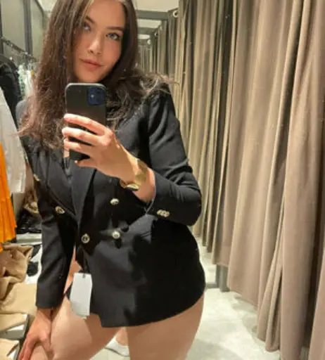 Image 2376988 from Luisa Laurent