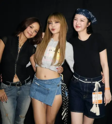 Image 23658037 from Lisa | BLΛƆKPIИK (Blackpink)