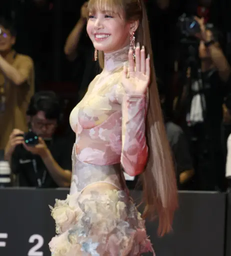 Image 23657852 from Lisa | BLΛƆKPIИK (Blackpink)
